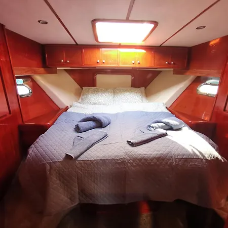 Botel Alba Regia Luxury Yacht *